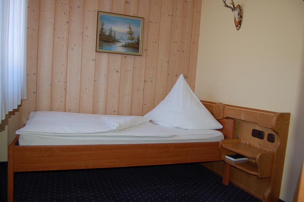 Brucker Gastehaus Hotel Fuerstenfeldbruck Buitenkant foto