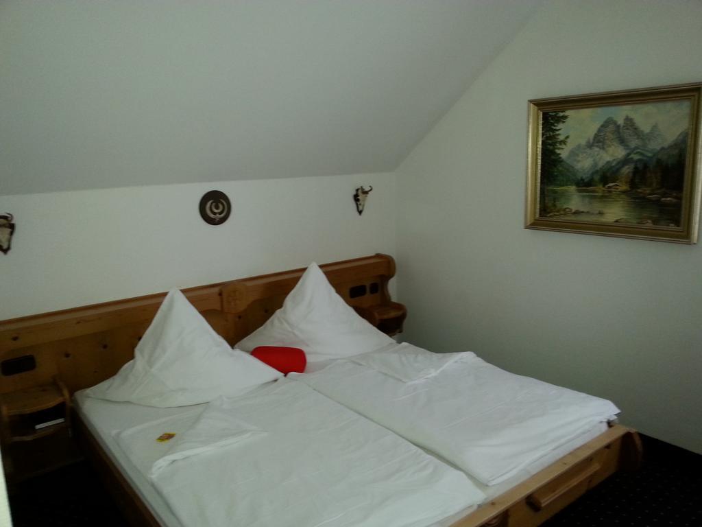 Brucker Gastehaus Hotel Fuerstenfeldbruck Kamer foto