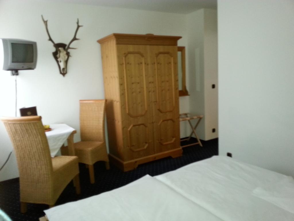 Brucker Gastehaus Hotel Fuerstenfeldbruck Kamer foto